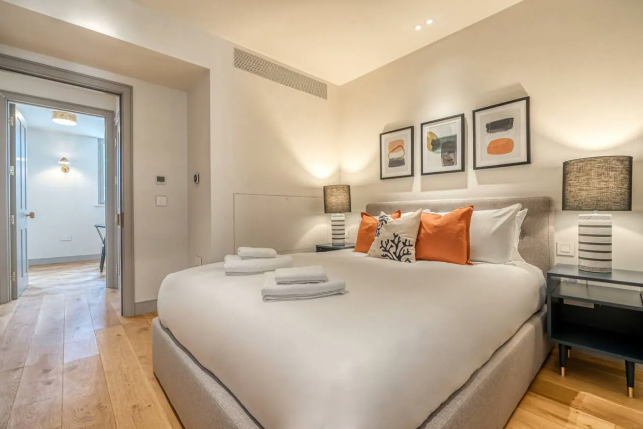 Stylish Two-Bedroom Apartment 9
